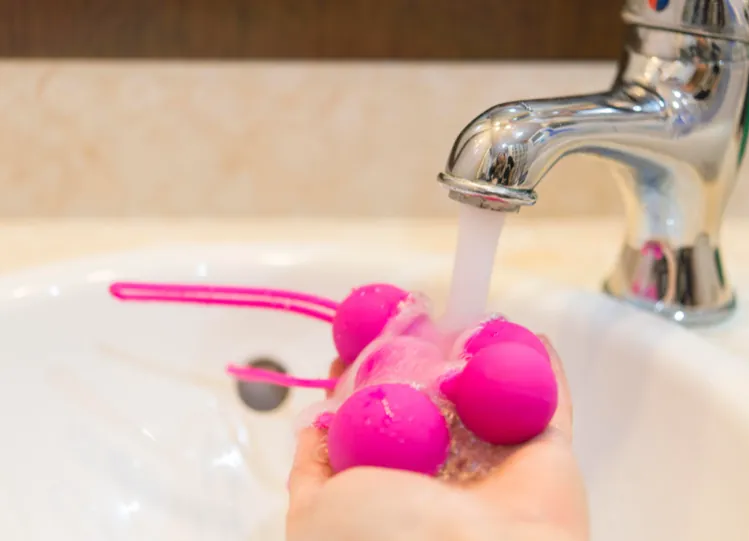 Quel est le meilleur savon antibactérien pour les sextoys, et quels matériaux sont les plus sûrs pour les sextoys ?
