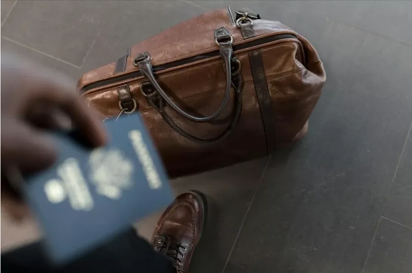 Puis-je voyager en avion avec du lubrifiant ? Sécurité des sextoys en avion. Emporter un vibromasseur en avion. Comment emballer des sextoys avion pour un vol international ?
