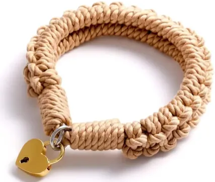 Collier Bdam en corde tressée avec serrure en forme de cœur dorée