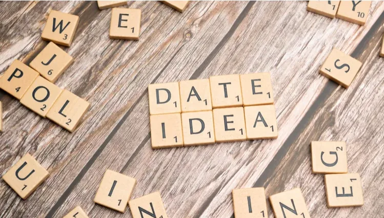 Planifier de futures soirées en amoureux, prévoir des activités de couple enrichissantes, chérir les souvenirs de ces soirées, viser une relation intime et complice, renforcer la connexion au sein du couple, nourrir des rêves et des aspirations romantiques, tisser des liens grâce à des moments partagés, créer des souvenirs durables, approfondir l'intimité au fil du temps.