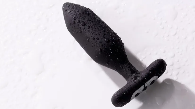 jouets anaux les plus sûrs, comment ranger ses jouets sexuels, conseils de sécurité pour le jeu anal, meilleurs jouets anaux pour couples, comment insérer un plug anal, plug anal pour jeu en public, meilleur plug vibrant pour débutants