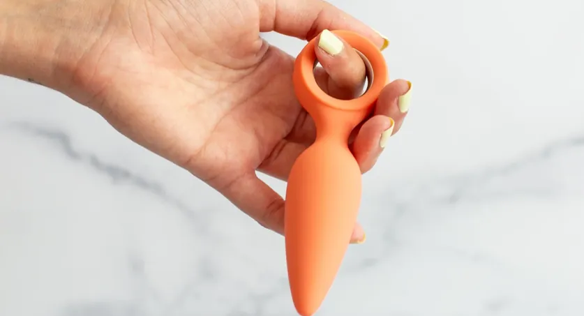 hygiène du jeu anal, pénétration anale sûre, guide d'achat de jouets anaux, meilleures marques de jouets anaux, test de plug anal vibrant étanche