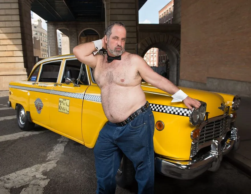Chauffeurs de taxi de New York en poses sexy